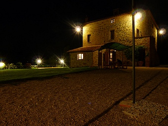 Cortile di Palazzolo a serata