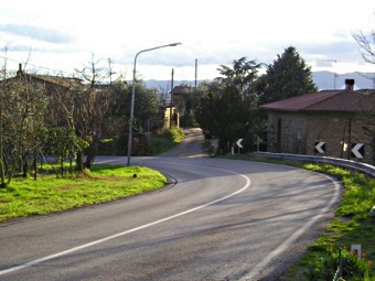 The crossing to Palazzolo when arriving from Città della Pieve