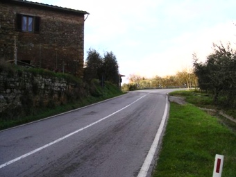 The crossing to Palazzolo when arriving from the village of Ponticelli